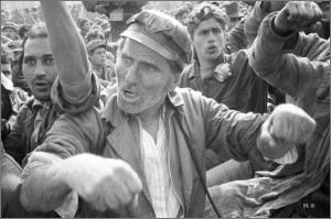 mineriada-a-fost-un-razboi-civil-cu-femei-mutilate-si-surubelnite-infipte-n-picioare-316-body-image-1434383557