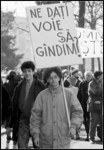 mineriada-a-fost-un-razboi-civil-cu-femei-mutilate-si-surubelnite-infipte-n-picioare-316-body-image-1434384178